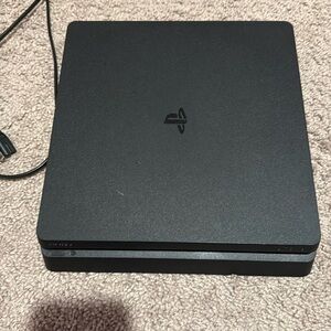 Play station 4 slim edition